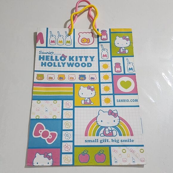 Sanrio Hello Kitty Colorful Pastel Paper Gift Bag RARE - Picture 1 of 15